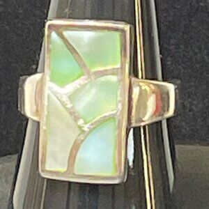 VTG Sterling Silver 925 Mother of Pearl Inlay Ring Iridescent Green White Sz 8.5